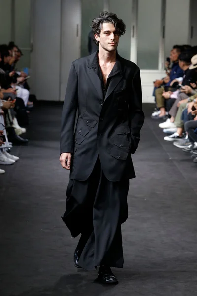 Look 2